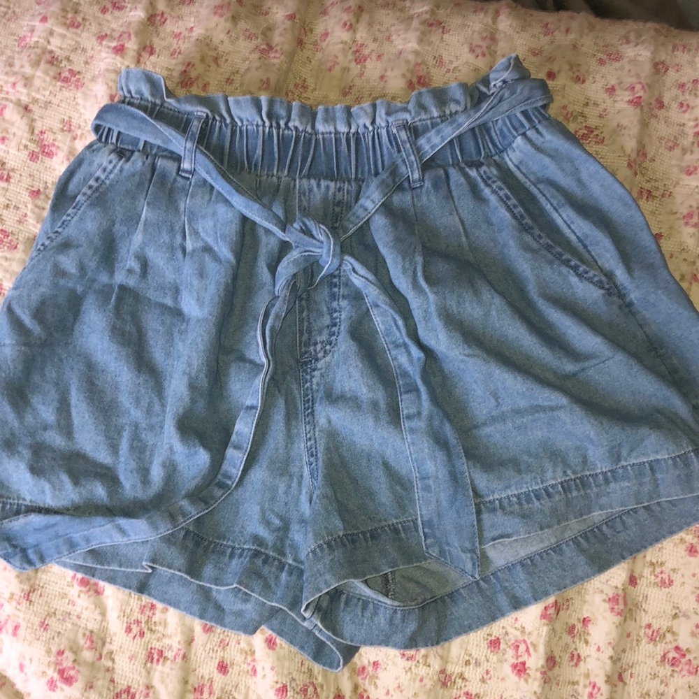 American Eagle PaperBag Shorts